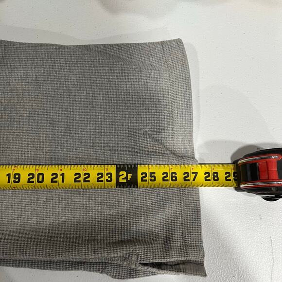 Duluth Trading Women's Heritage Working Thermal Henley Large Gray Waffleknit - Picture 5 of 6